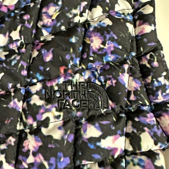 North Face Puff Vest - Picture 6 of 14